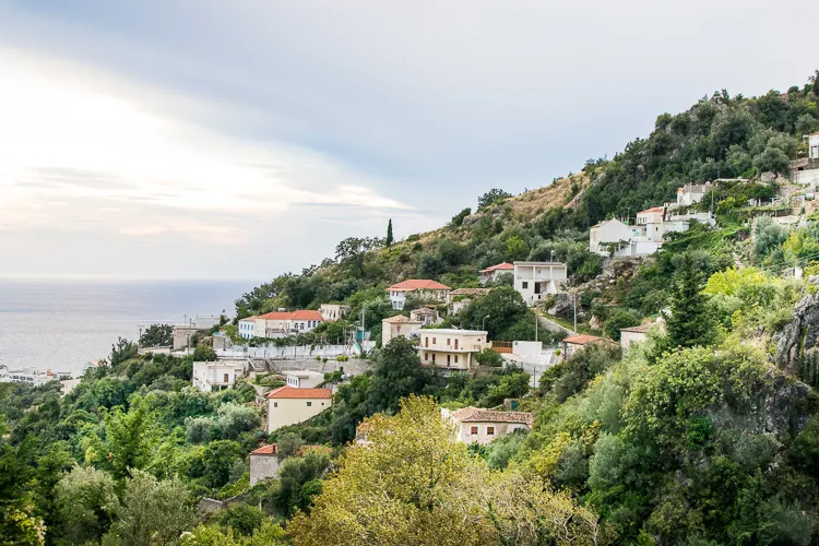 Buy weed in Dhërmi